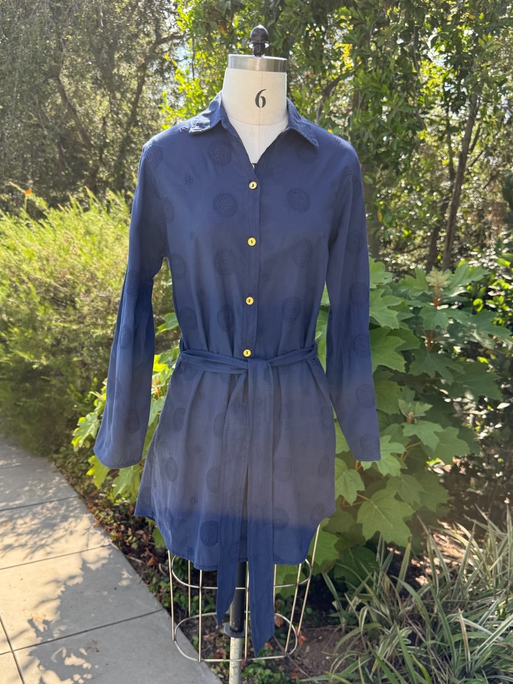 Helen Jon Embroidered  button-down dress with fabric belt - size S